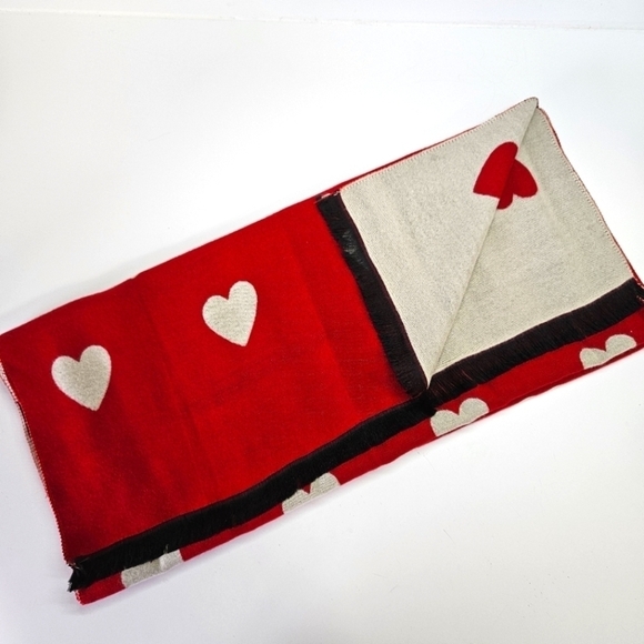 Steve Madden Reversible Red and Tan Heart Wrap Scarf Shawl Fringe Detail - Picture 2 of 6